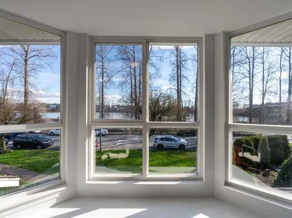 1455 S Dyke Rd, New Westminster, BC V3M 7A2