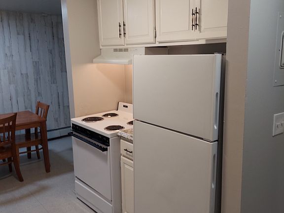 2nd image of 711 Arch St #405