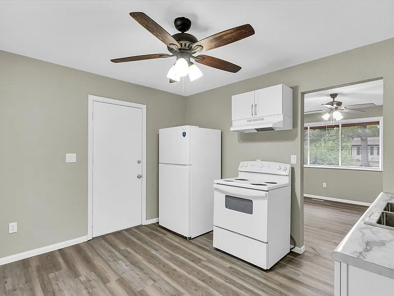 1306 Ellis Dr — Photo 7