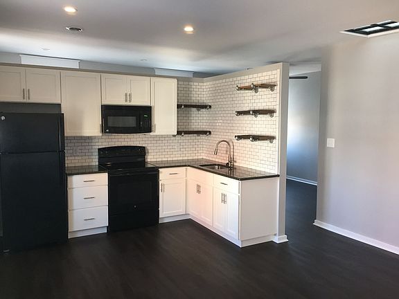 4th image of 200 Bridge St APT 3