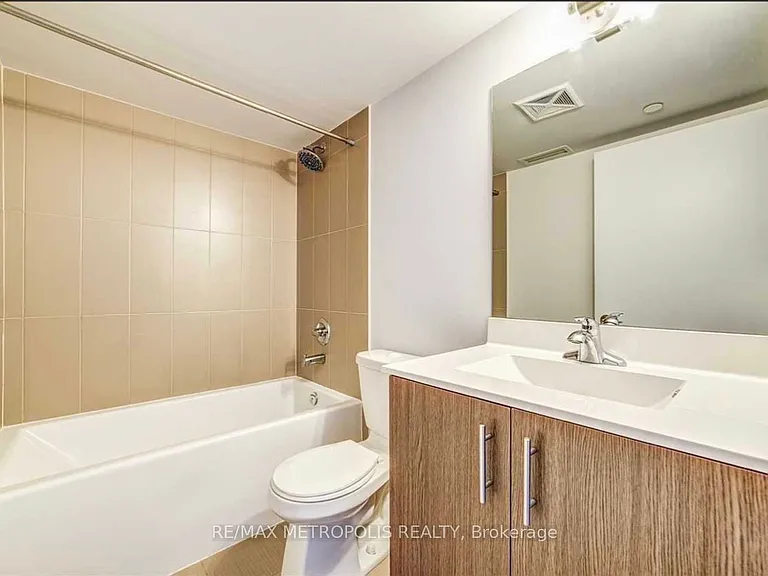 255 Village Green Sq #507 — Photo 12