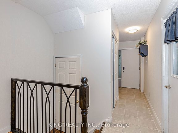 4th image of 46 Cedarwoods Cres #6