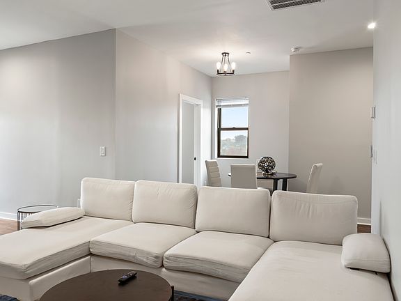 5th image of 1807 Logan Ave #1809-B