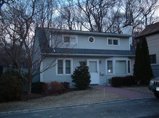 75 E 19th St, Huntington Station, NY 11746