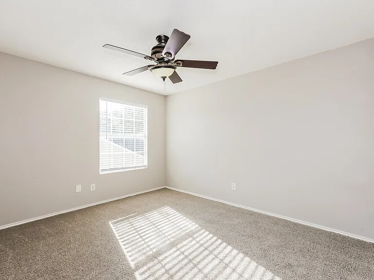 3229 Kathy Ln — Photo 14