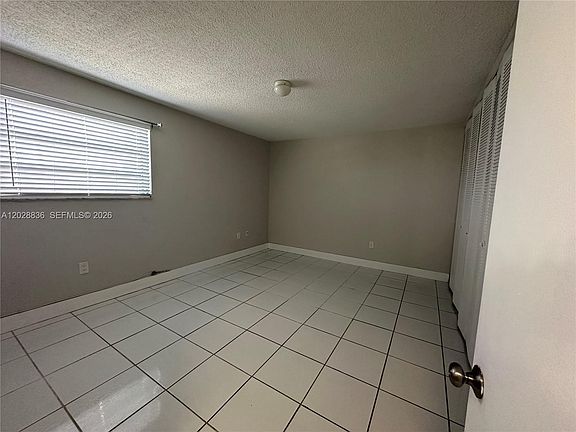 3rd image of 1975 NE 135th St APT 3E