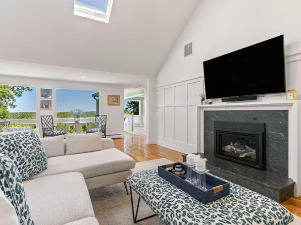 6 Tower Dr, Dover, MA 02030