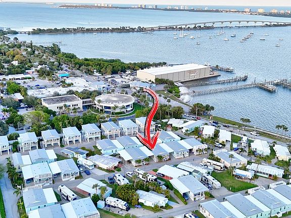 3rd image of 50 NE Driftwood Dr