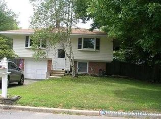 3 Quail Ln, East Setauket, NY 11733