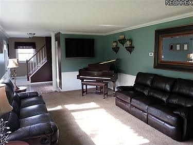 3rd image of 5574 Revere Dr