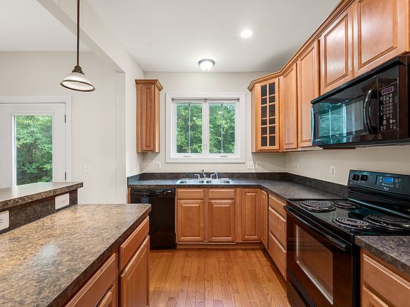 Kitchen *Finishes vary*
