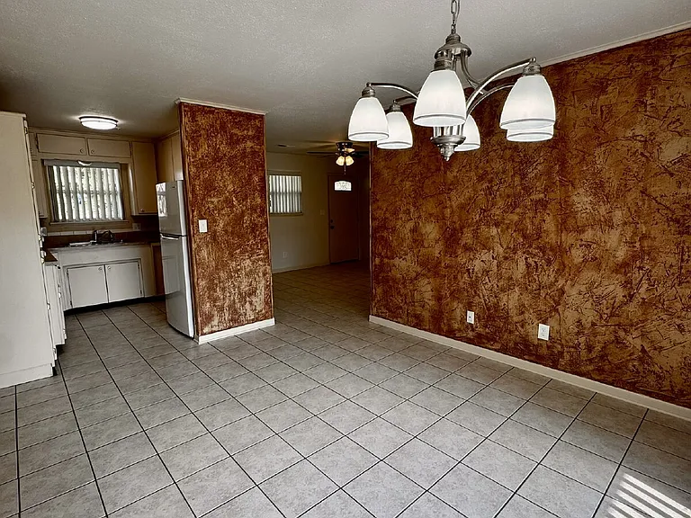1821 S Beth Dr — Photo 5