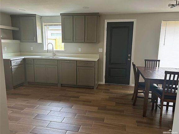 4th image of 814 Redwood Ave