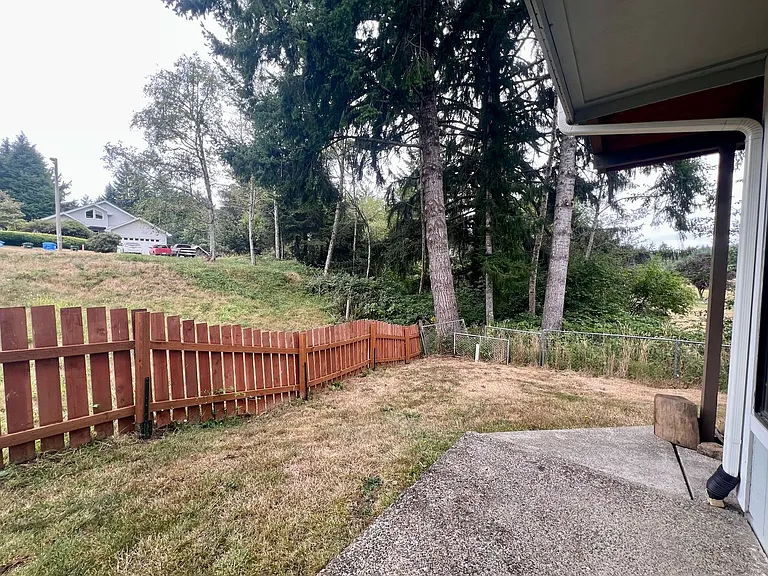 1130 Hemlock Ct — Photo 17