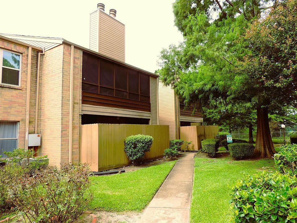 1st image of 10555 Turtlewood Ct Unit 2903
