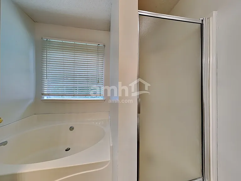 4238 Zephyrhills Dr NW — Photo 9