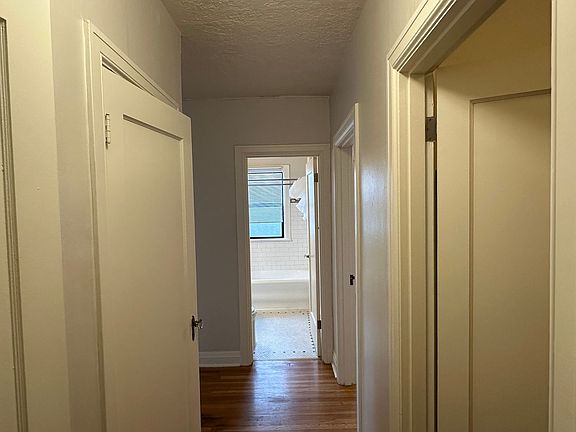 2nd image of 1405 SE Belmont St APT 61