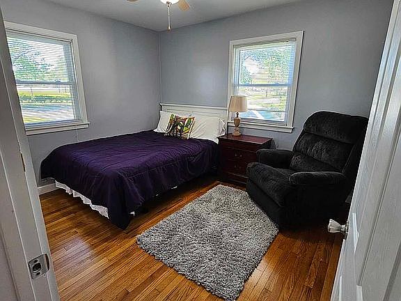 5th image of 713 Ives Ave