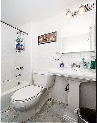 5th image of 322 W 14th St APT 3A