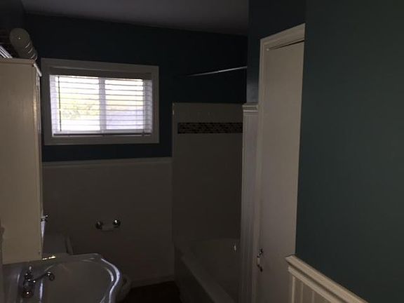 4th image of 305 Wygoda Cir