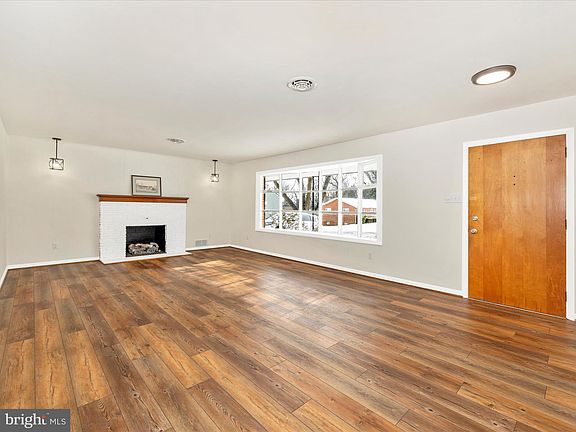 4th image of 18516 Sherbrooke Dr