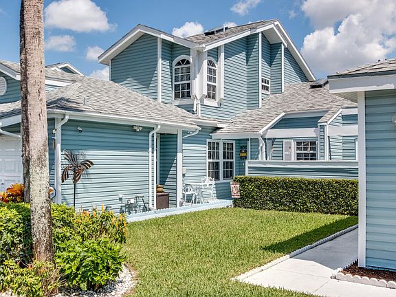 3rd image of 3841 Island Club Cir