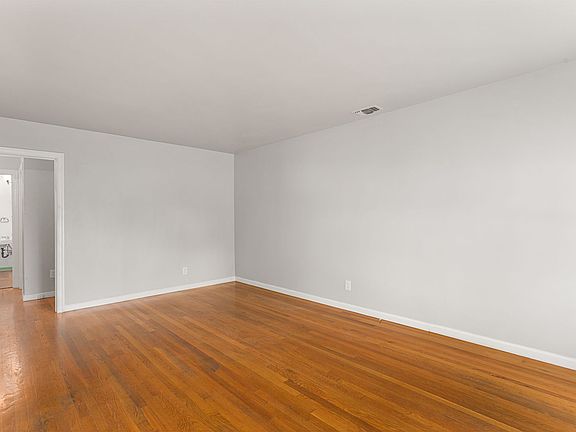 4th image of 5026 V St