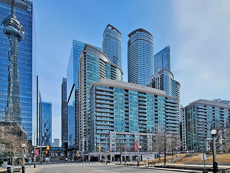 30 Grand Trunk Cres #901 — Photo 3