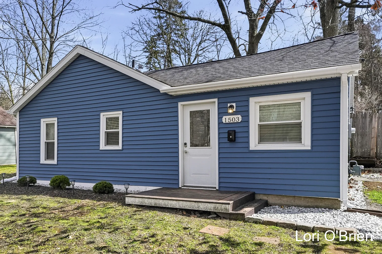 1503 Bradford St NE photo 1
