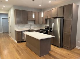 2313 N Leavitt St, Chicago, IL
