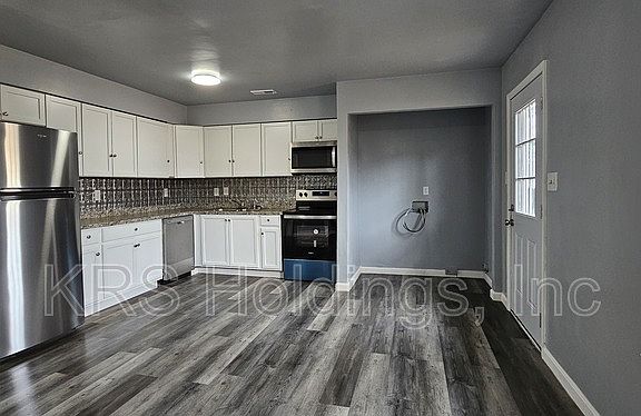 4th image of 1230 E Balview Ave Unit A
