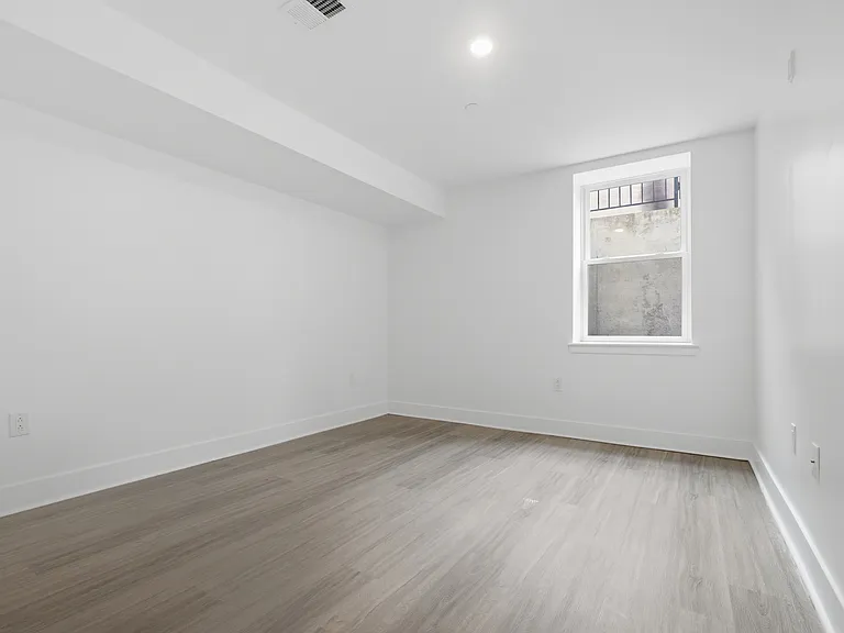 6036 Market St #1C — Photo 5