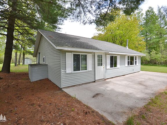 2nd image of 4691 Oakwood Dr
