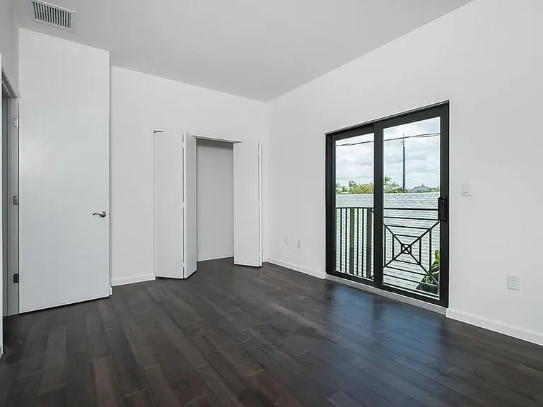 1036 NE 33rd St #1036 — Photo 10