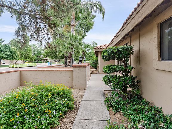 4th image of 5513 E Crocus Dr