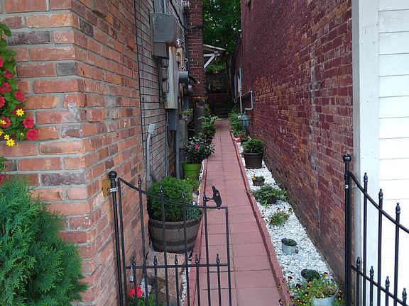alley towards entrance