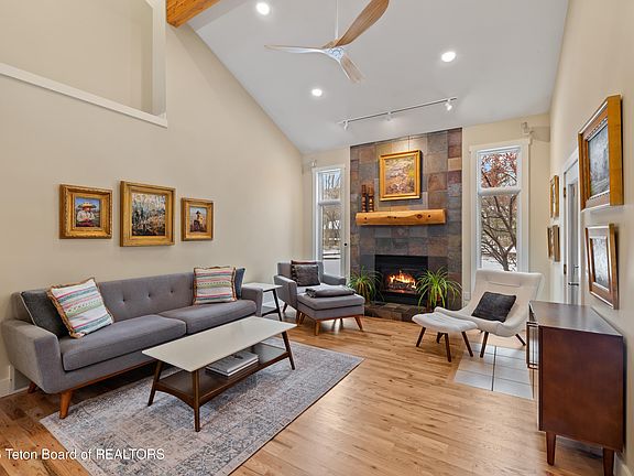 4th image of 870 Whitehouse Dr