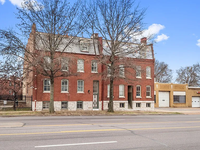 2226 Gravois Ave #1F — Photo 32