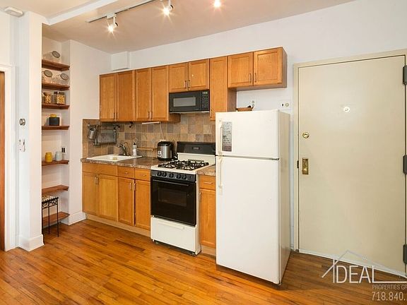 3rd image of 441 Court St #3R