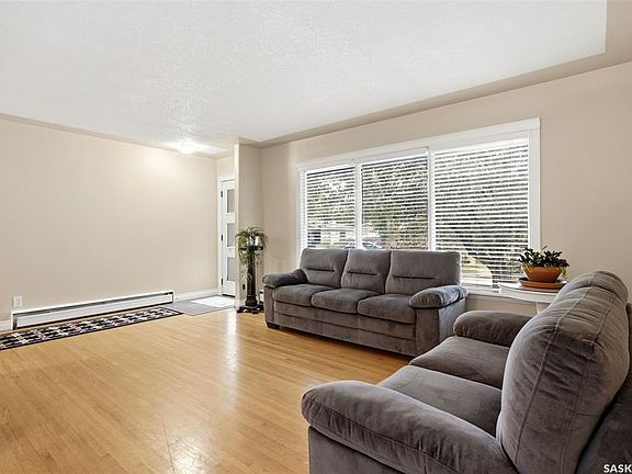 4th image of 5 DARKE CRESCENT