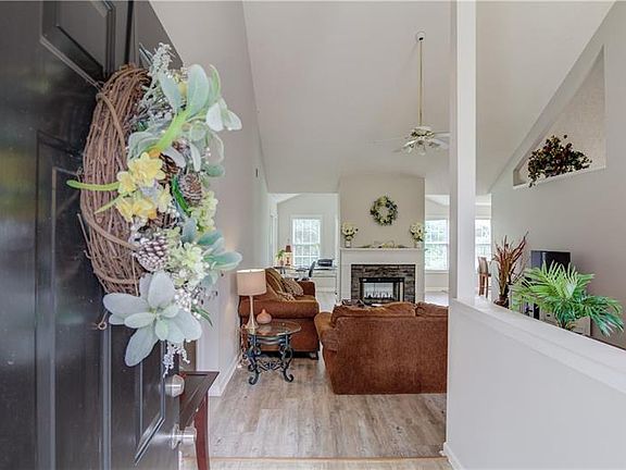3rd image of 6201 Wilmington Way