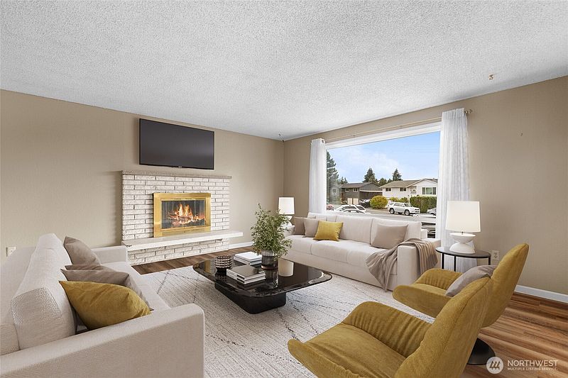 4th image of 32454 22nd Avenue SW