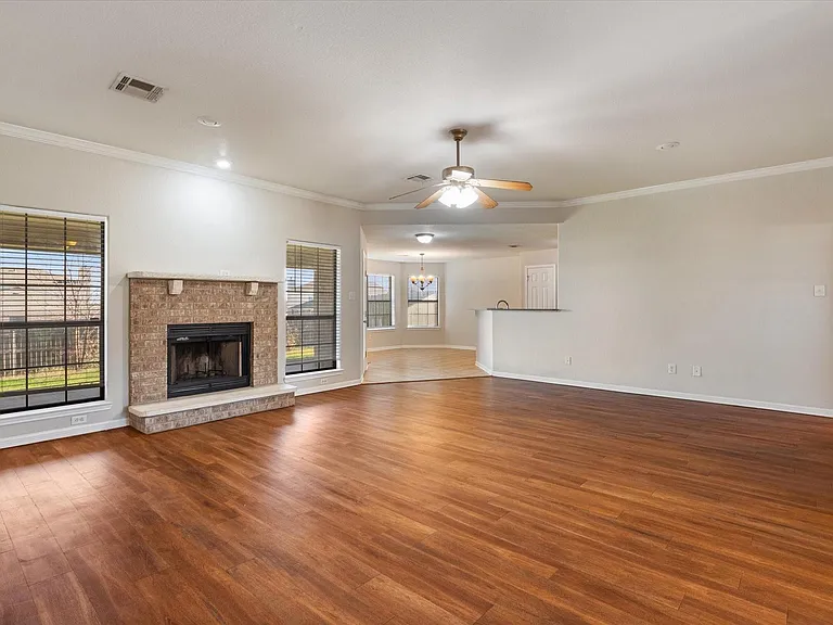 6104 Alexus Dr — Photo 7