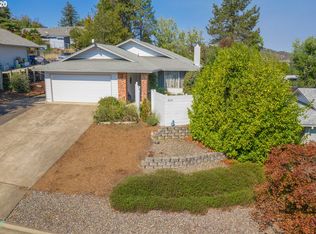 319 Chandler Dr, Roseburg, OR 97471
