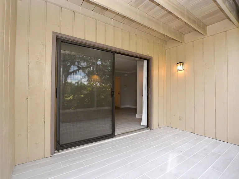 622 Olde Camelot Cir #3212 — Photo 3