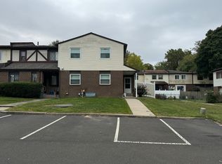 78 Hollybrooke Dr, Langhorne, PA 19047