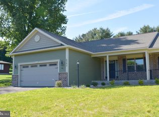 6342 Penn National Dr, Fayetteville, PA 17222