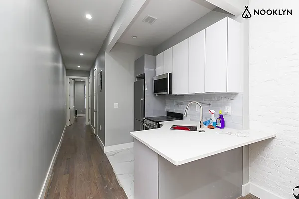 Rented by Nooklyn NYC LLC | media 29