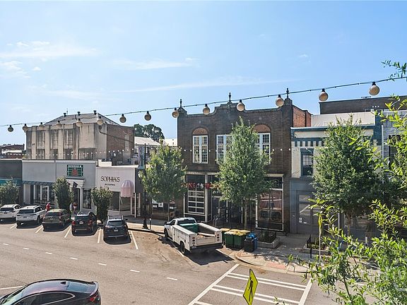 4th image of 151 Clayton Street