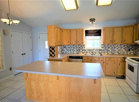 4th image of 149 Laura Jeanne Ln